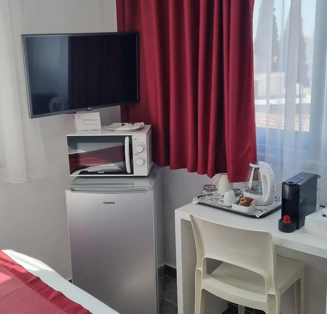 לרנקה Art & Wine Boutique Hotel