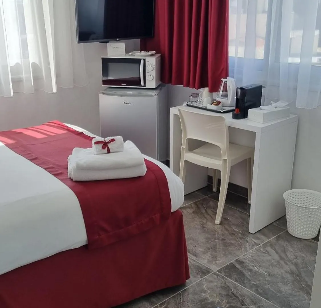 לרנקה Art & Wine Boutique Hotel