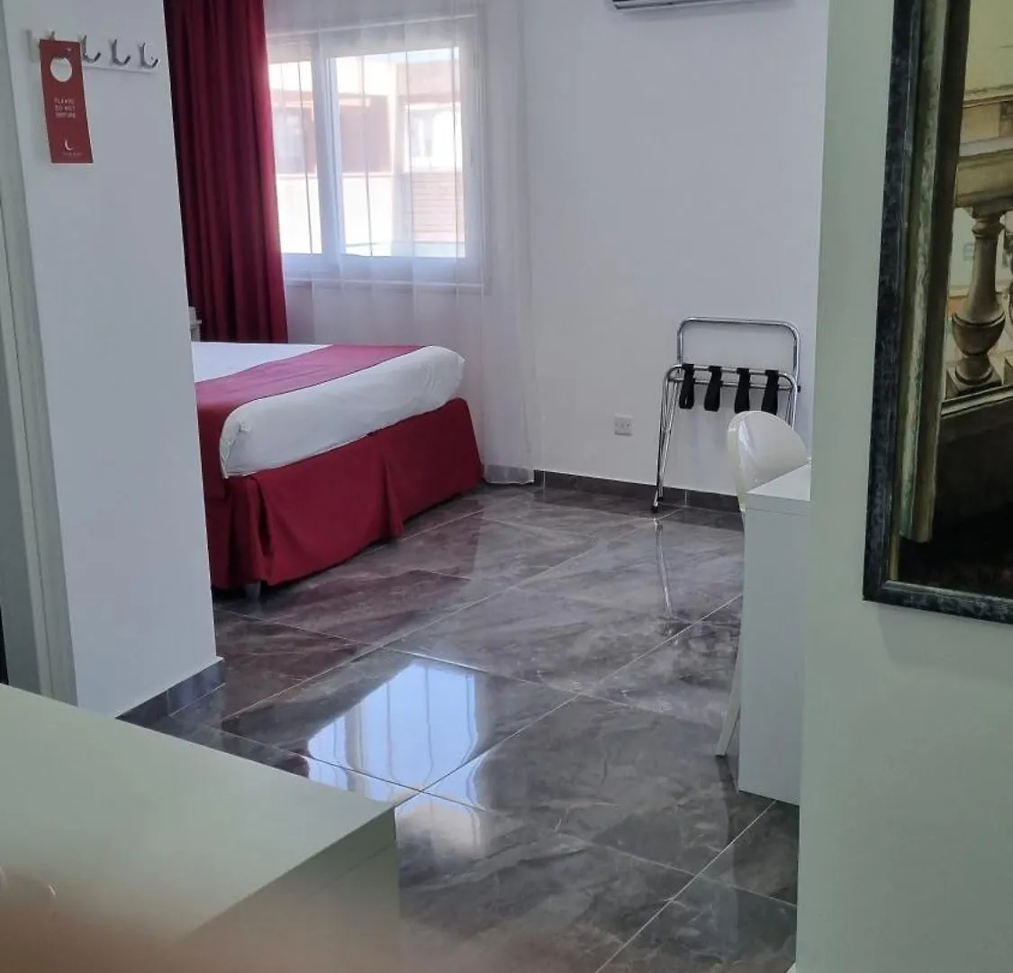 לרנקה Art & Wine Boutique Hotel