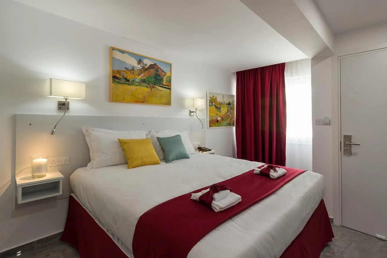 לרנקה Art & Wine Boutique Hotel קפריסין