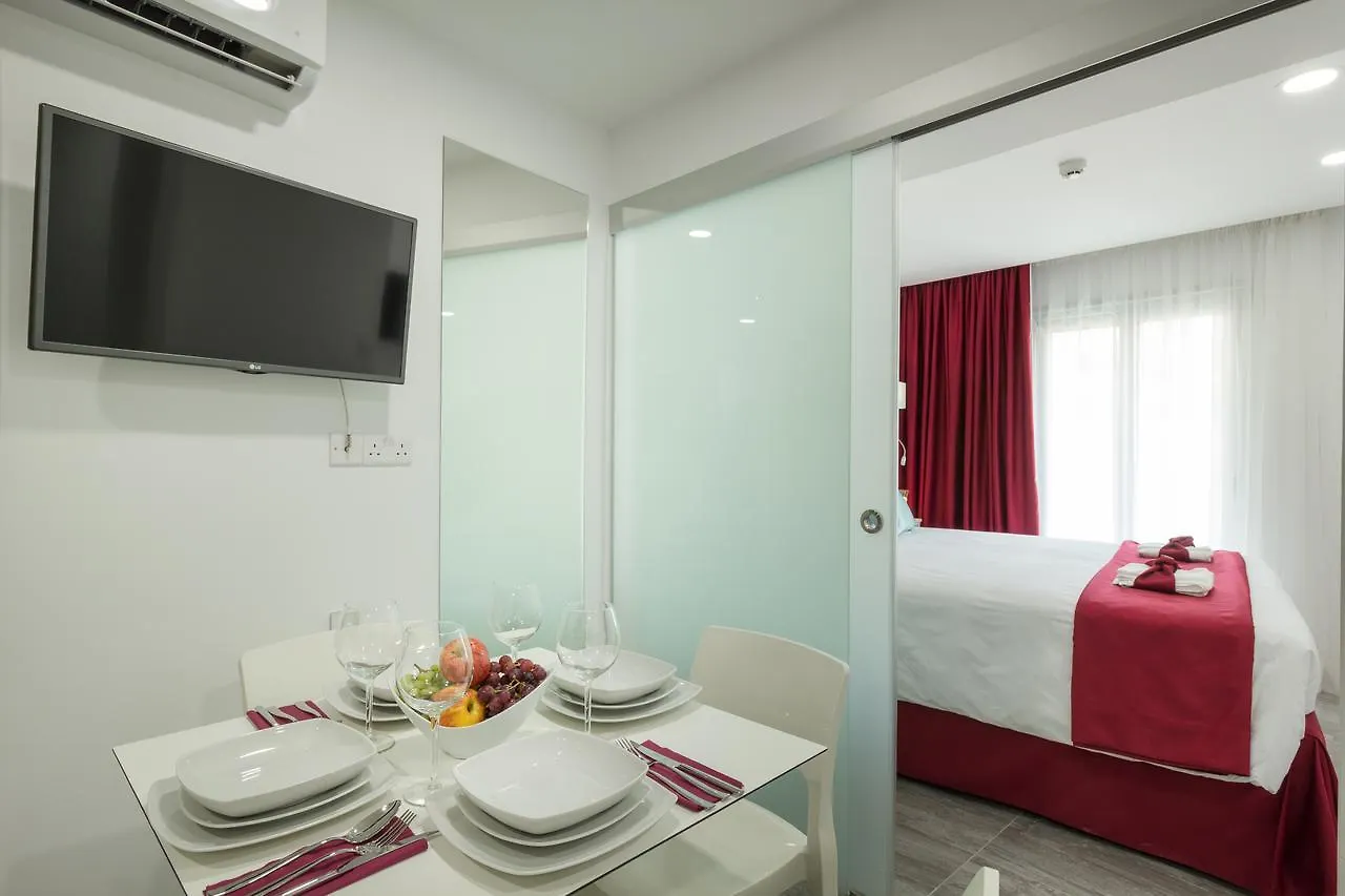 מלון דירות לרנקה Art & Wine Boutique Hotel