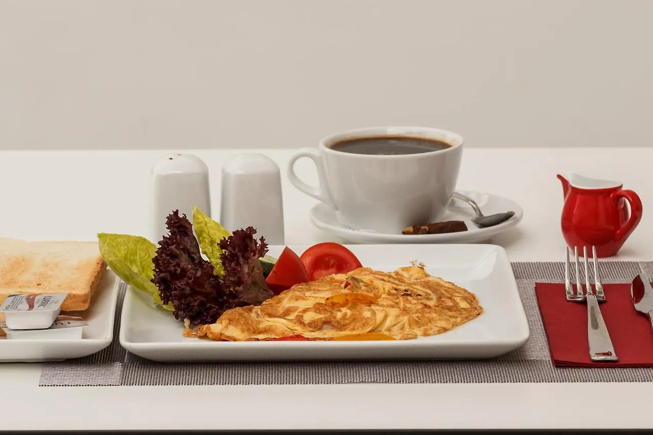 לרנקה Art & Wine Boutique Hotel