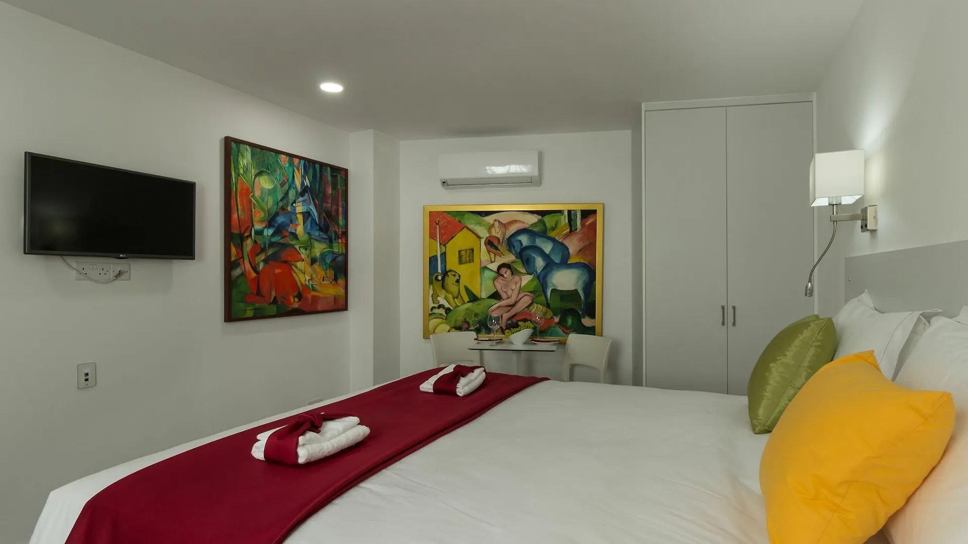 לרנקה Art & Wine Boutique Hotel