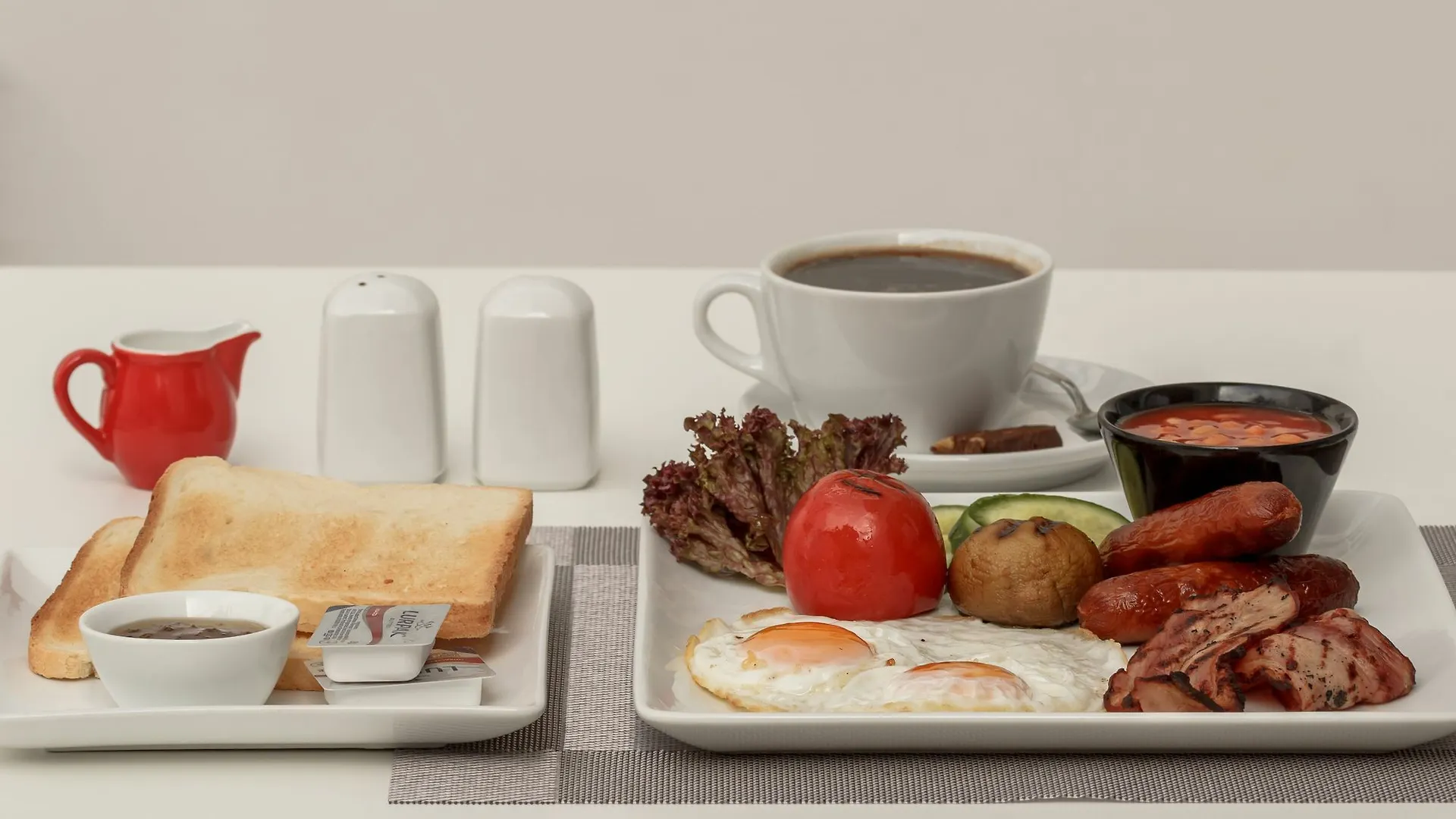 לרנקה Art & Wine Boutique Hotel מלון דירות